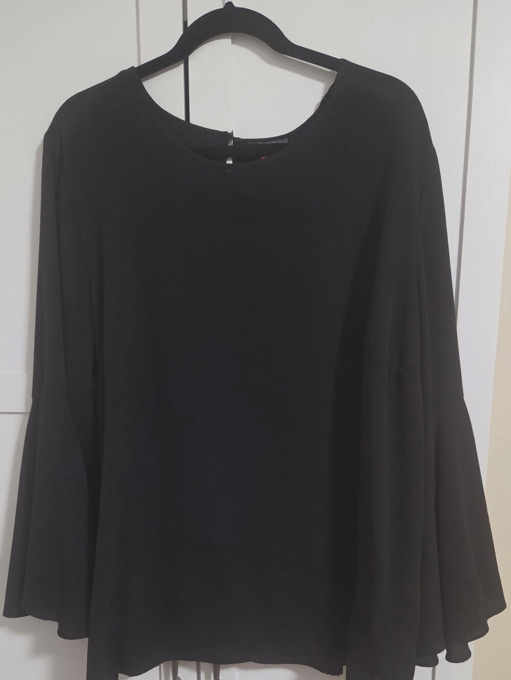 Vince Camuto Black Bell Sleeve Blouse Size 3X